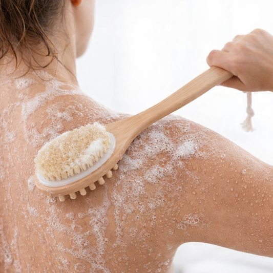 فرشاة حمام خشبية